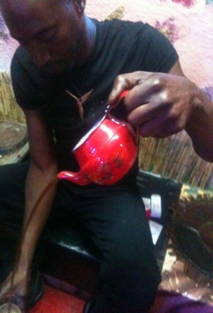 Judicael in the long tea preparation, courtesy photo pr/undercover