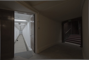 Corridor - Welbeck Abbey, photograph by Hans Werlemann, courtesy la Biennale di Venezia,<br />
copyright Rem Koolhaas<br />
