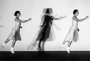 A. Teresa De Keersmaeker, Fase, Four Movements to the Music of Steve Reich (ph. H. Sorgeloos)