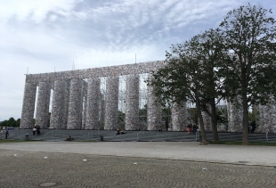 The Parthenon of Books, ph. Diana Marrone (pr/undercover)