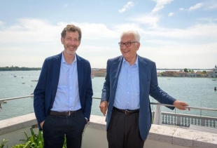 Ralph Rugoff (left) and Paolo Baratta (right)