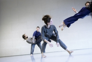 Nader Campos, Time Takes The Time Takes, ph. Alfred Mauve (Dance Biennale)