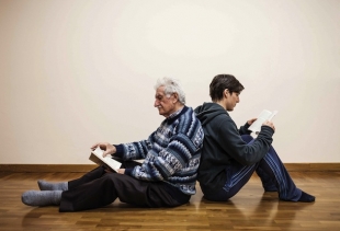 Martina Conti, a Reading Sculpture (photo courtesy Davide Farabegoli)